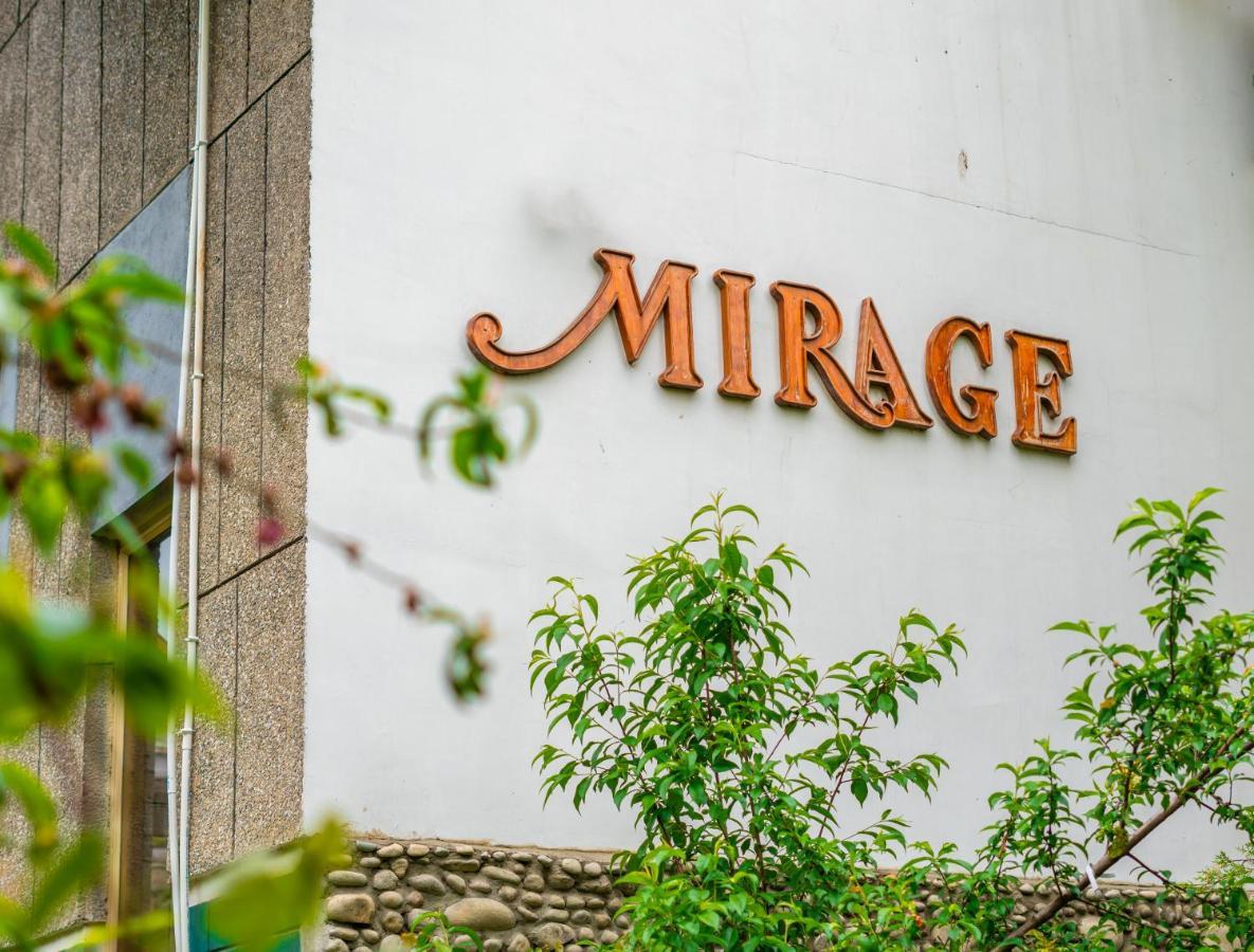 Hotel Mirage Srīnagar 외부 사진