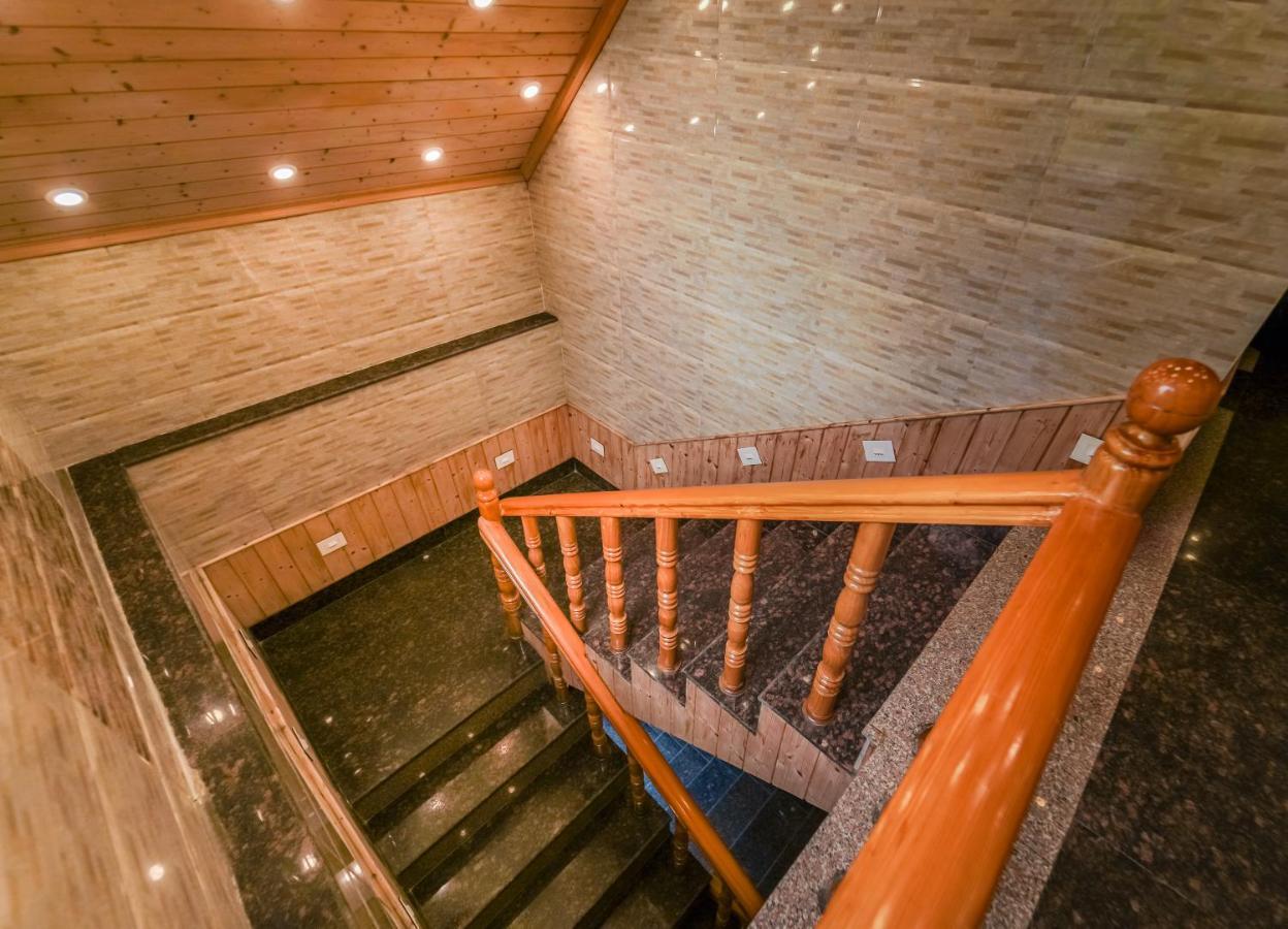 Hotel Mirage Srīnagar 외부 사진