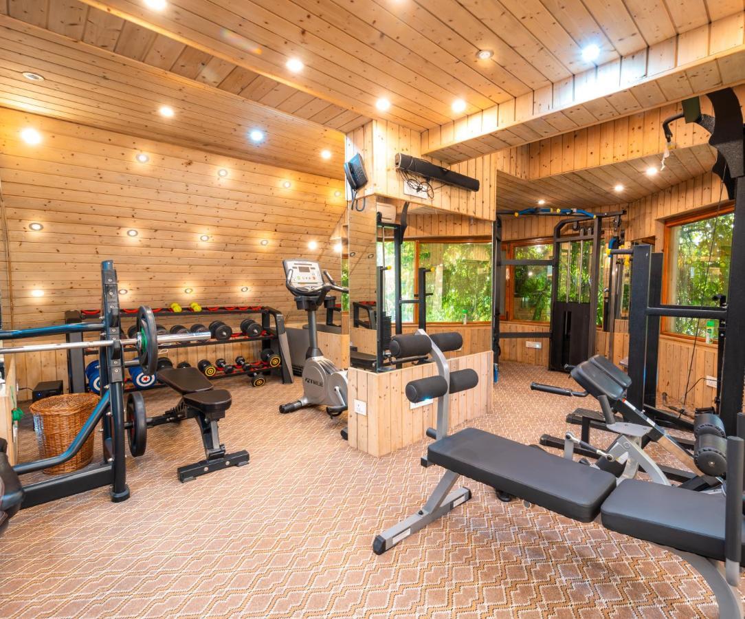 Hotel Mirage Srīnagar 외부 사진