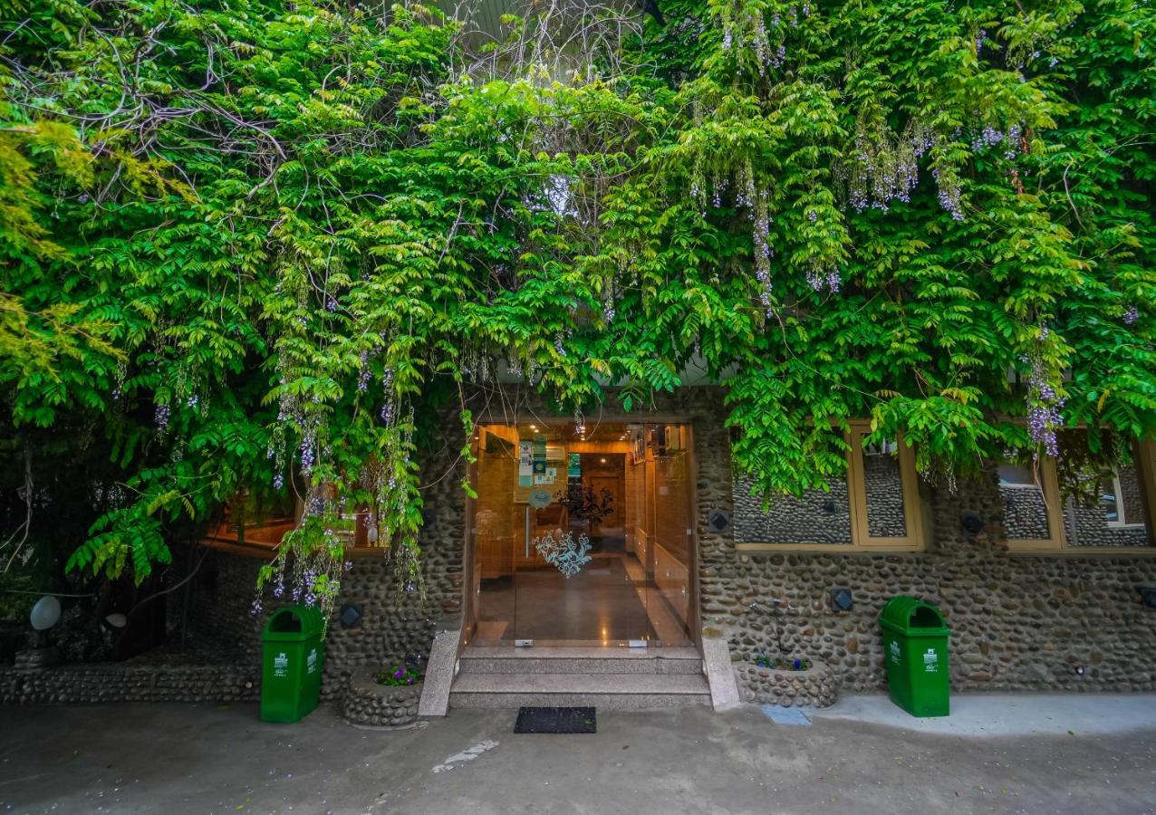 Hotel Mirage Srīnagar 외부 사진