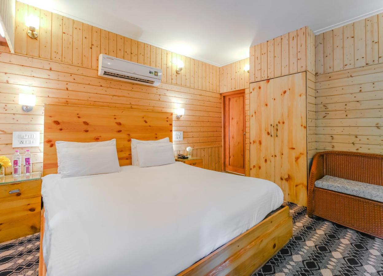 Hotel Mirage Srīnagar 외부 사진