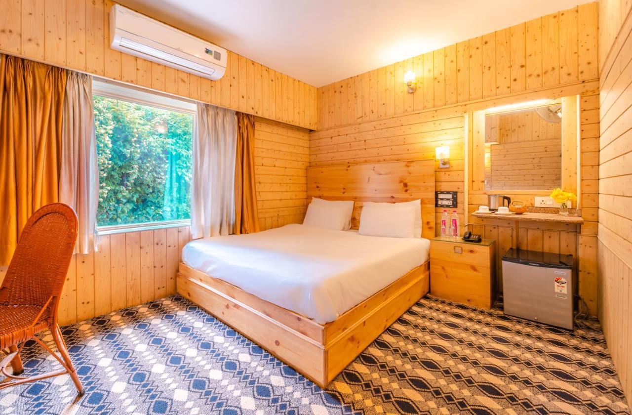 Hotel Mirage Srīnagar 외부 사진