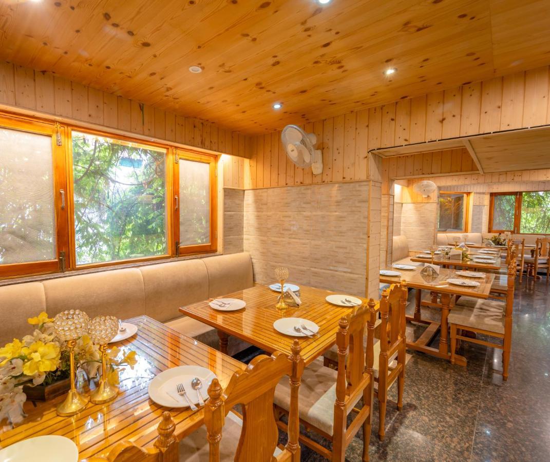 Hotel Mirage Srīnagar 외부 사진