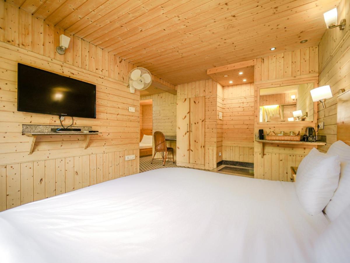 Hotel Mirage Srīnagar 외부 사진