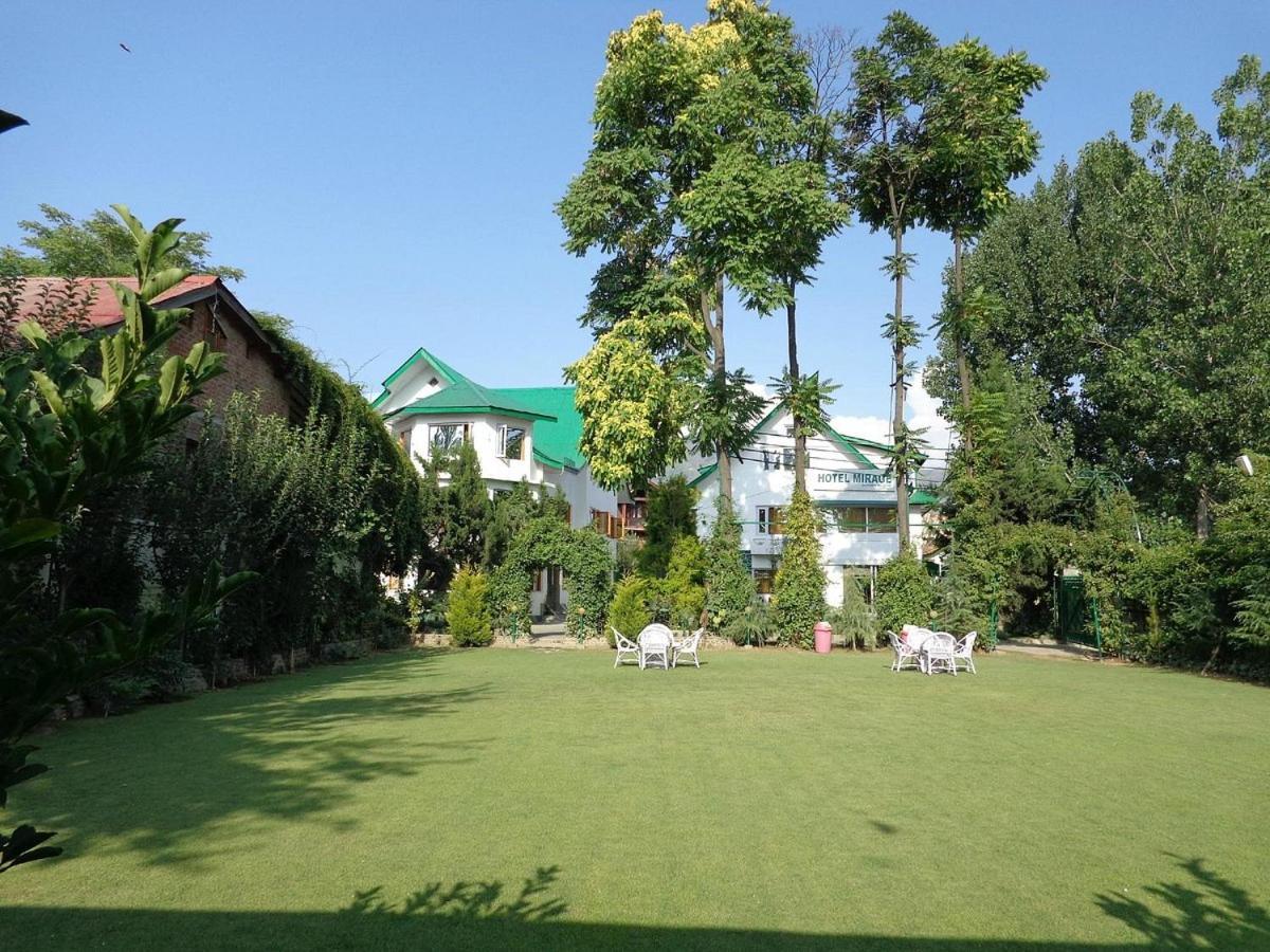 Hotel Mirage Srīnagar 외부 사진