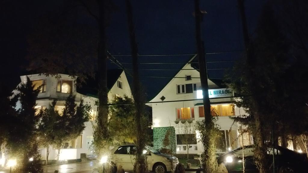 Hotel Mirage Srīnagar 외부 사진