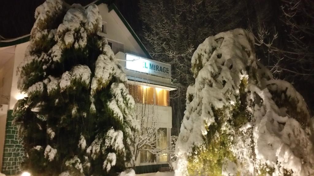 Hotel Mirage Srīnagar 외부 사진